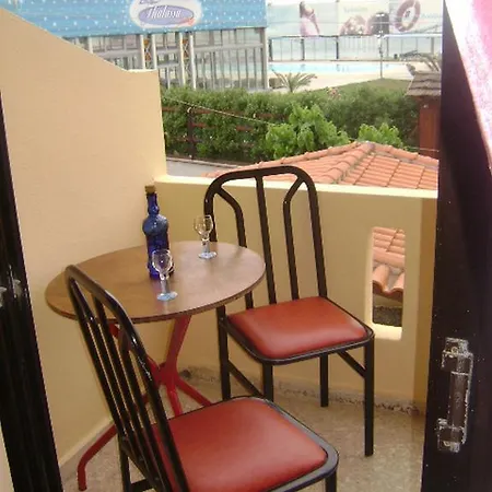 Apart-hotel Adonis 2*